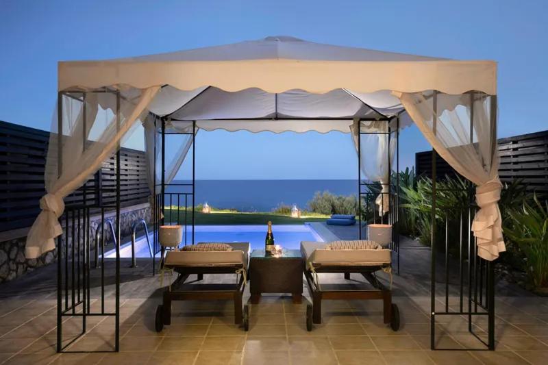 Traditional Villa with Private Pool image 1