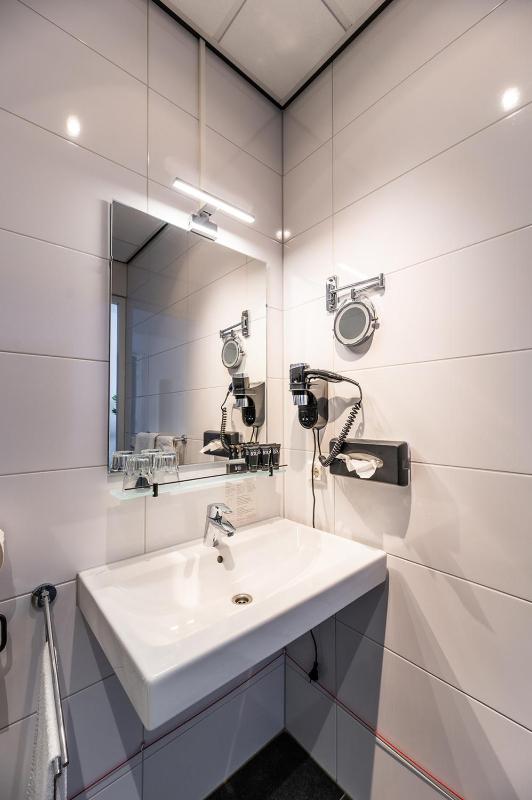 Double Room - Disability Access image 2