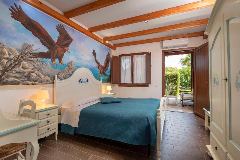Double Room image 1