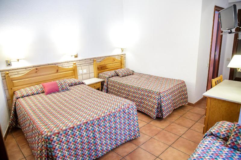 Triple Room image 2