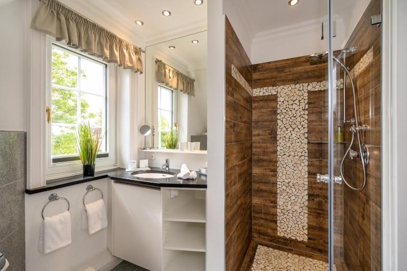 One-Bedroom Suite image 2