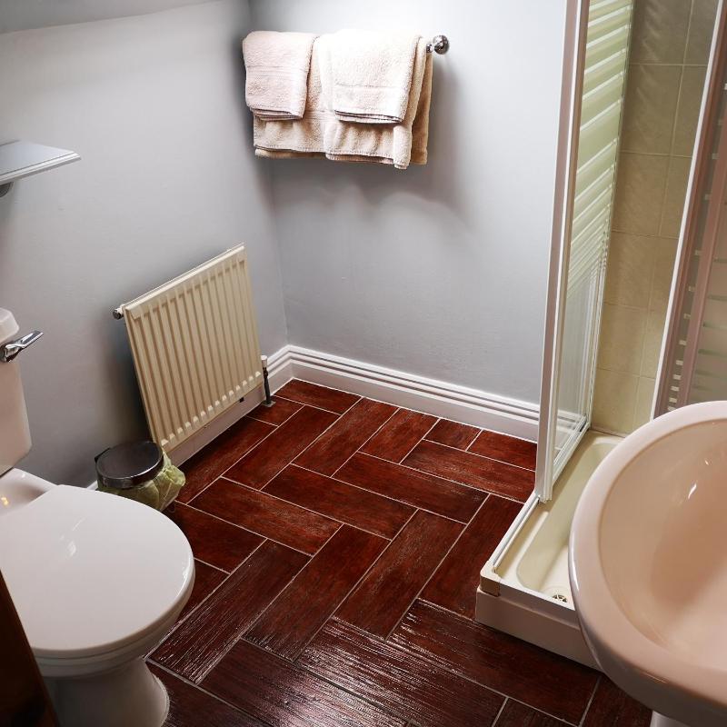 Double Room with Private Bathroom image 1