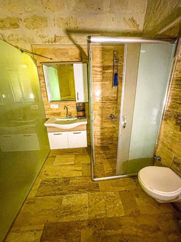 Deluxe Quadruple Room image 4