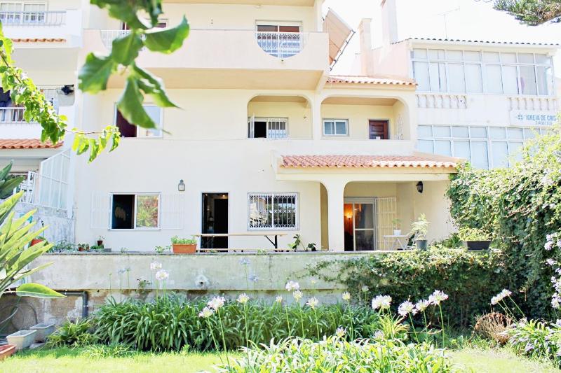 Villa do Sol Carcavelos Beach House - image 1