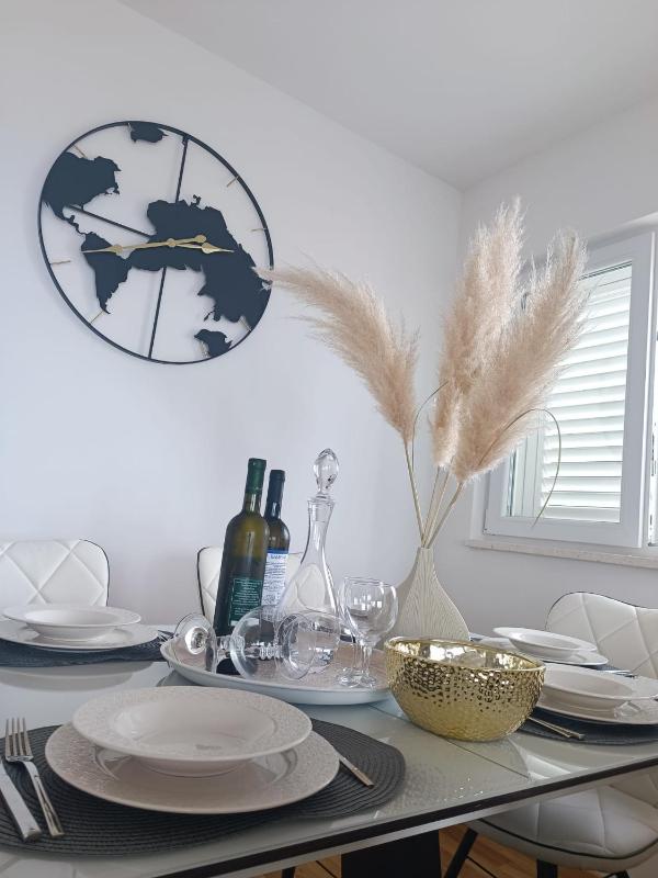LuSi Apartman Makarska - image 35