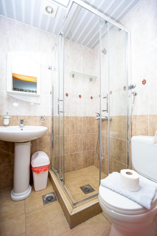 Double Room with Balcony image 2