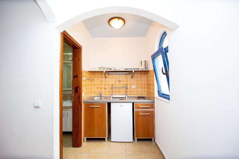 Triple Studio with Side Sea View image 4