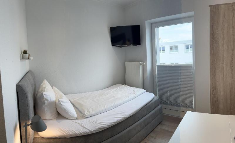 Single Room with Balcony image 1