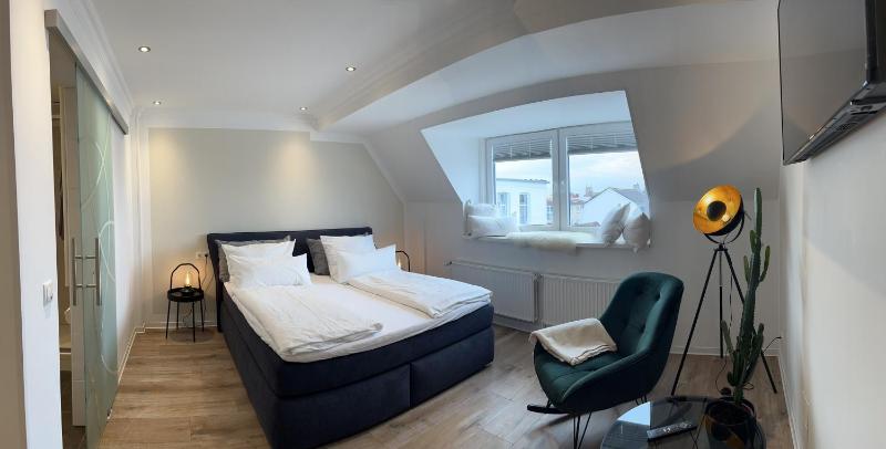 Deluxe Double Room image 4