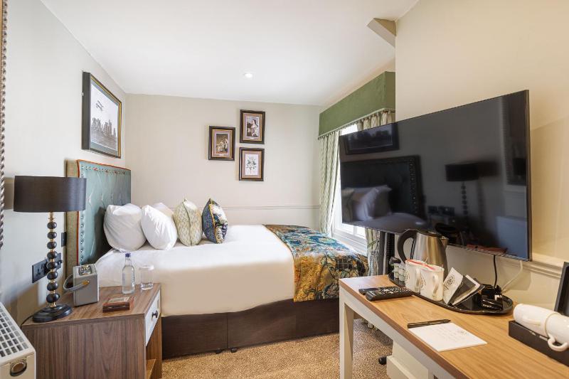 Classic Single Room image 3
