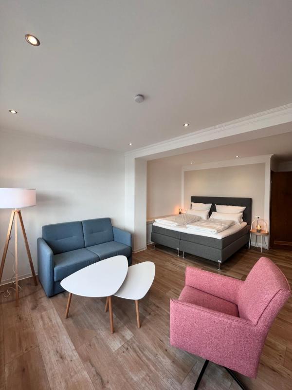 Deluxe Double Room image 3