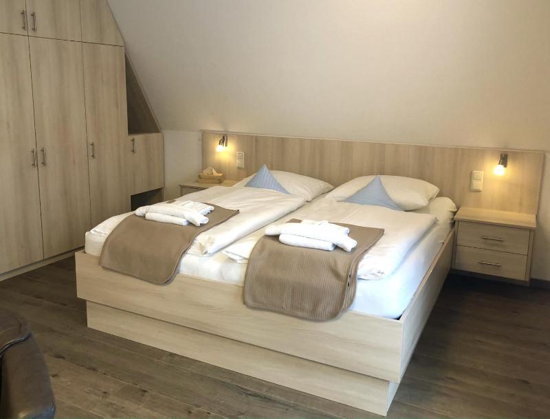 One-Bedroom Apartment image 3