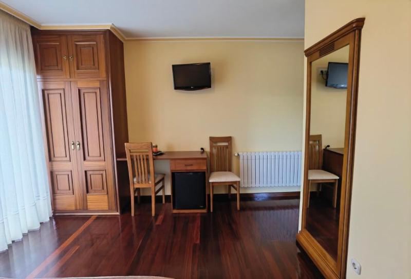 Hotel Liñares - image 43