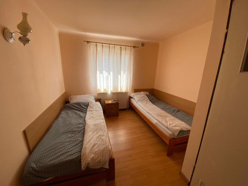 Mixed Dormitory Room image 2