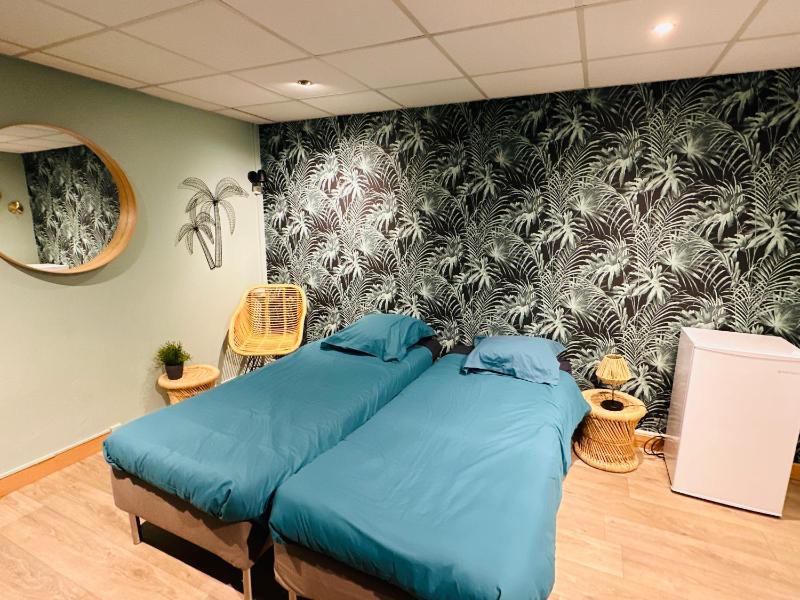 Superior Twin Room image 4