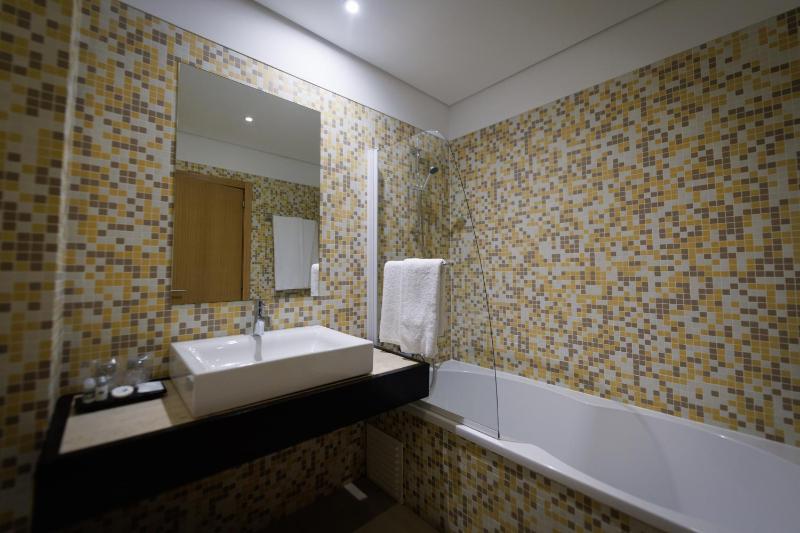 Twin Room with River View image 3