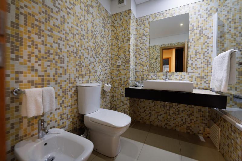 Double Room with River View image 2