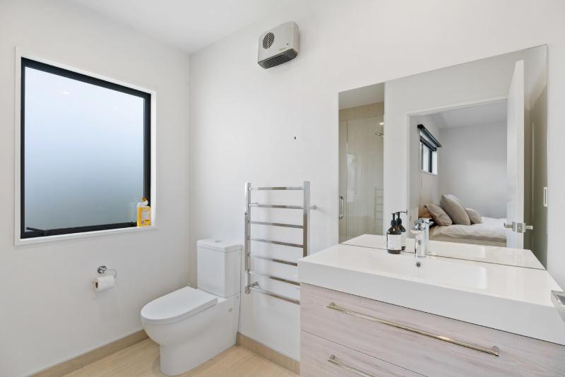 Casa Central - Wanaka Holiday Home - image 8