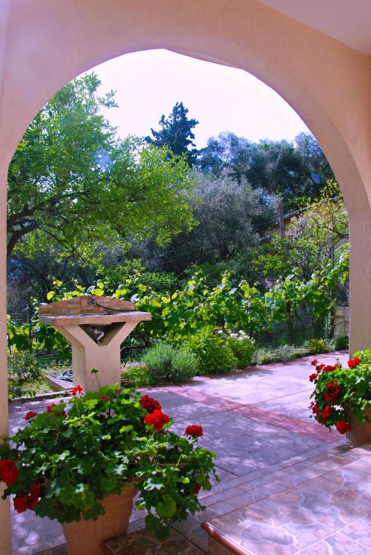 Economy Double Room image 4