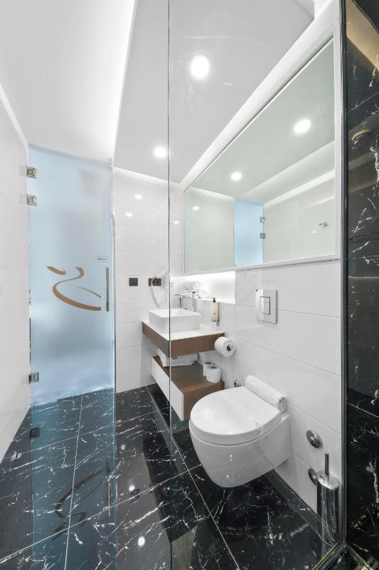 Family Room with Free Parking image 4