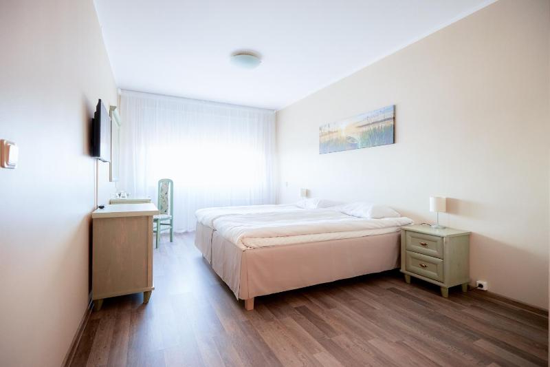 Standard Double or Twin Room image 1