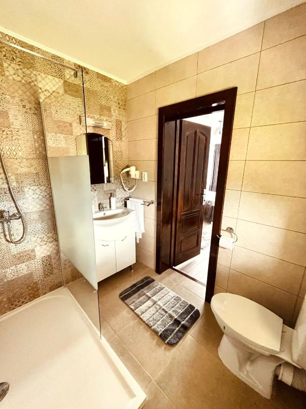 Superior Triple Room image 3