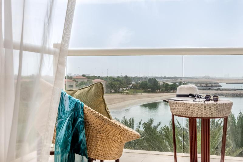 Gulf Junior SuiteFree daily shuttle bus to Yas attractions, Yas Mall and Grand Mosque image 4