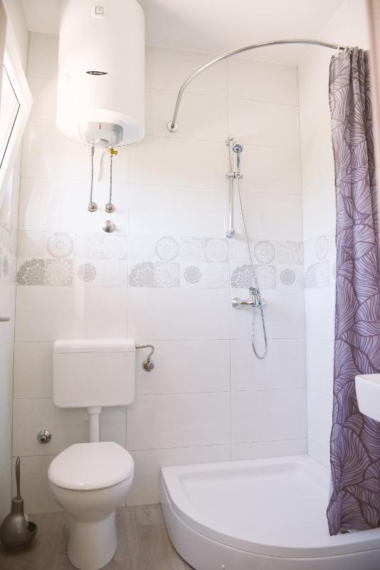 Single Room image 3