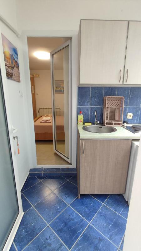 Studio Apartment image 1