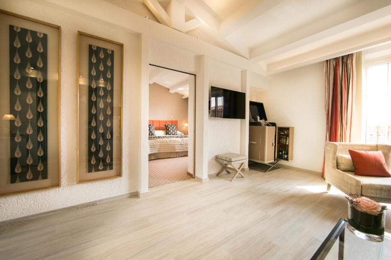 Hotel Byblos Saint-Tropez - image 47