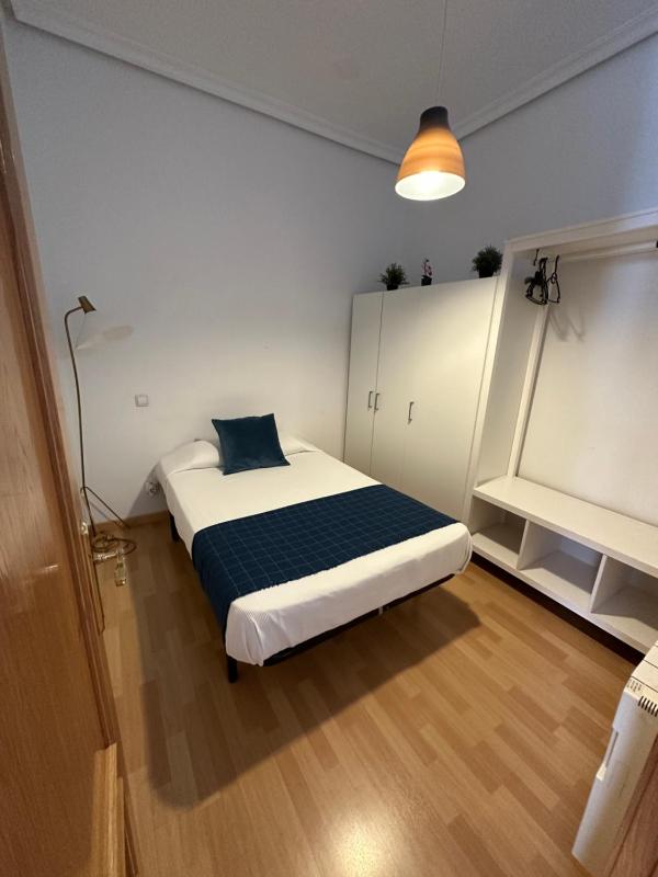 Apartment image 4