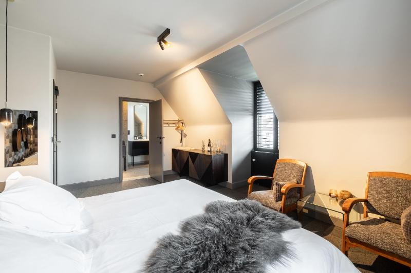 Deluxe Double Room image 4