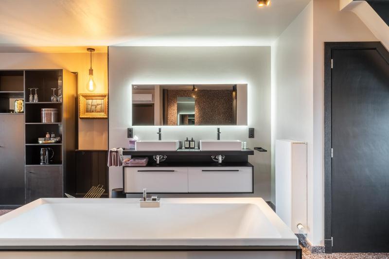 Deluxe Family Room image 1