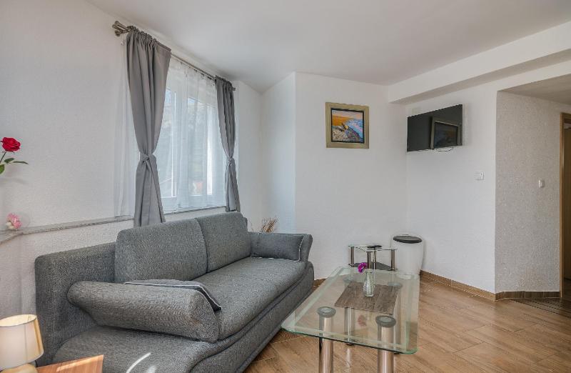 Apartment - Ground Floor - Disability Access image 2