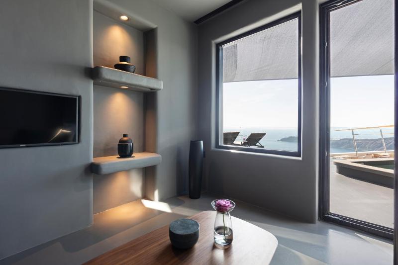  Signature Suite Sunset View with Heated Plunge Pool image 1