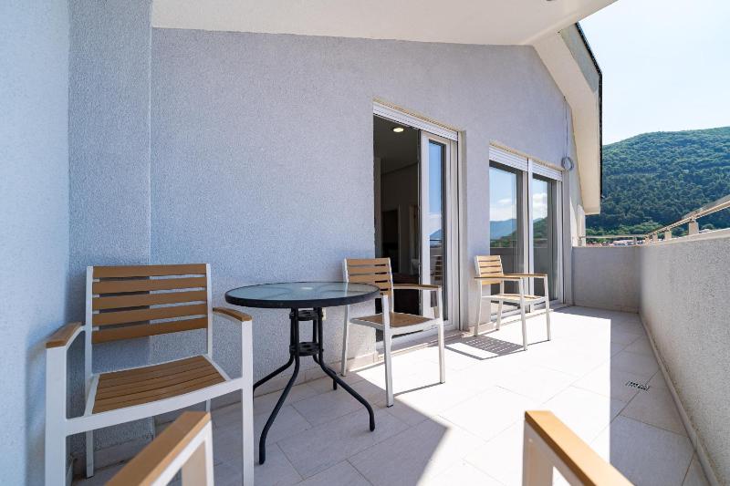 Marea Apartments Budva - image 6