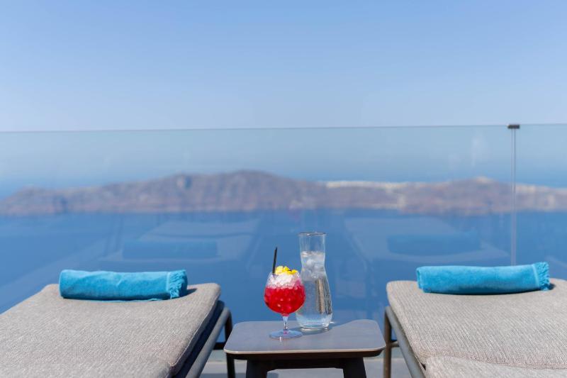 Superior Suite Sunset View with Heated Plunge Pool image 3