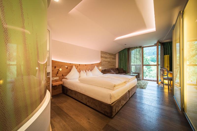 Double Room image 4