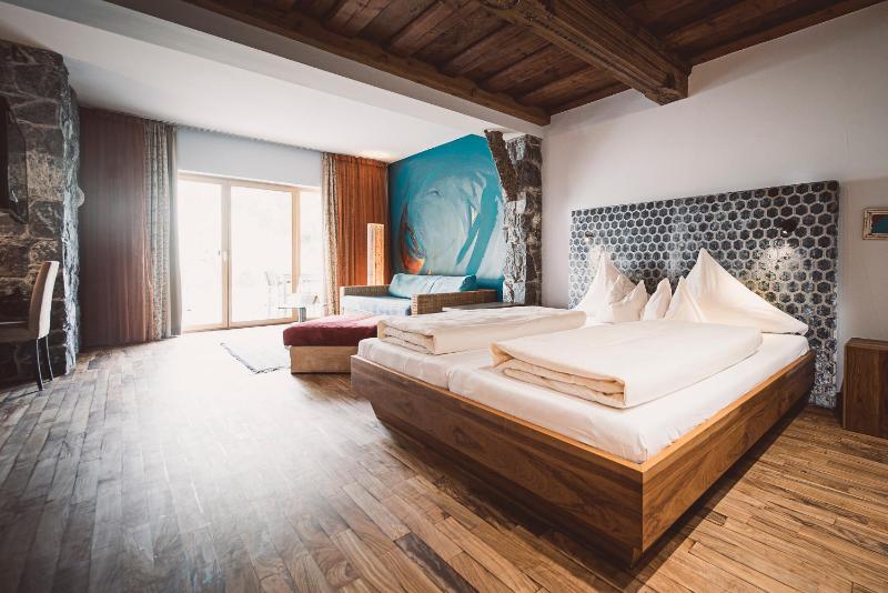 Luxury Family Suite image 3