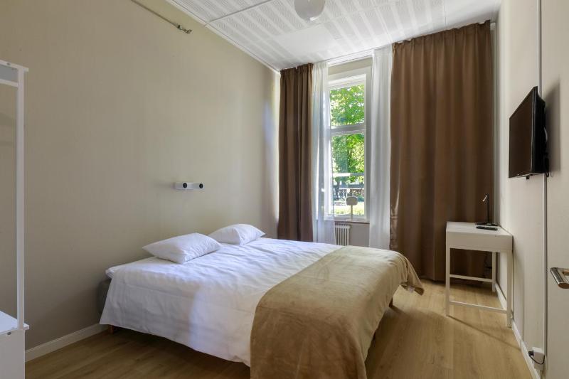 Twin Room with Shared Bathroom image 3