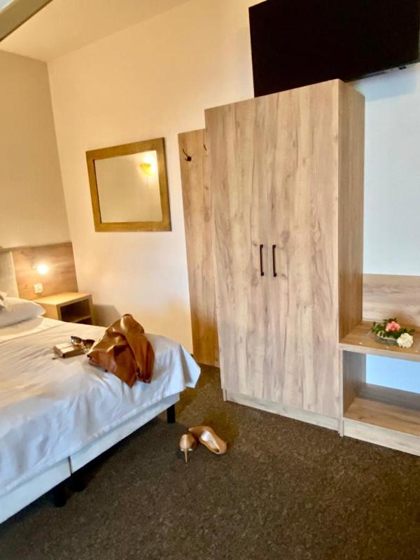 Quadruple Room image 4
