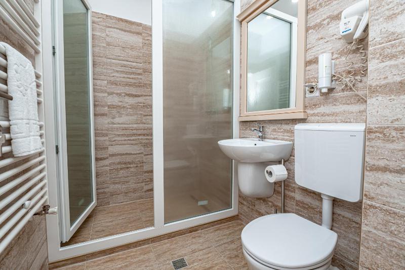 Triple Room image 3