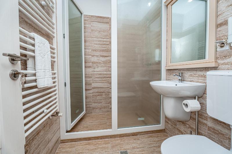 Triple Room image 2