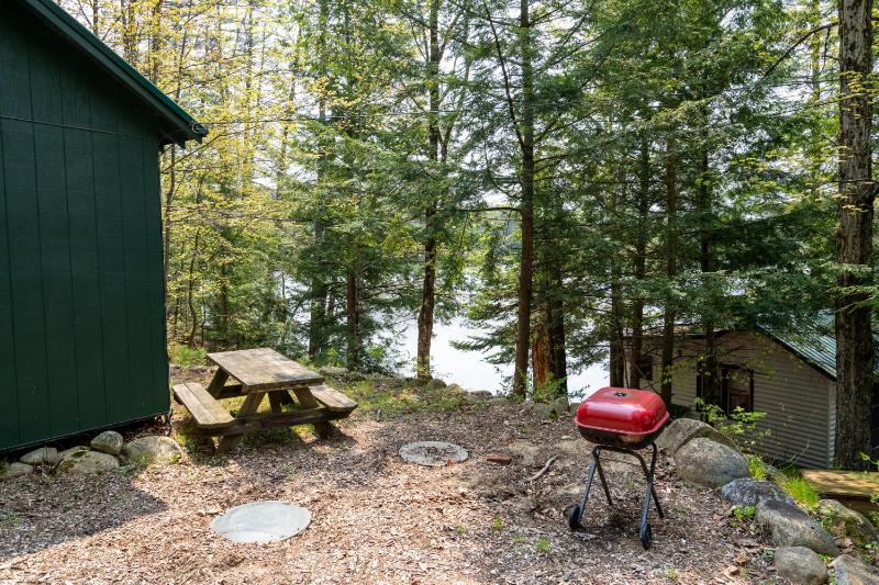 One-Bedroom Cottage - Hill  image 1