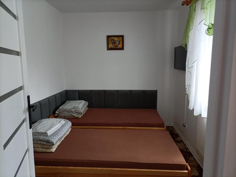 Quadruple Room with Private Bathroom image 4