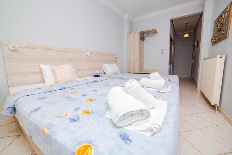 Double Room with Sea View image 3