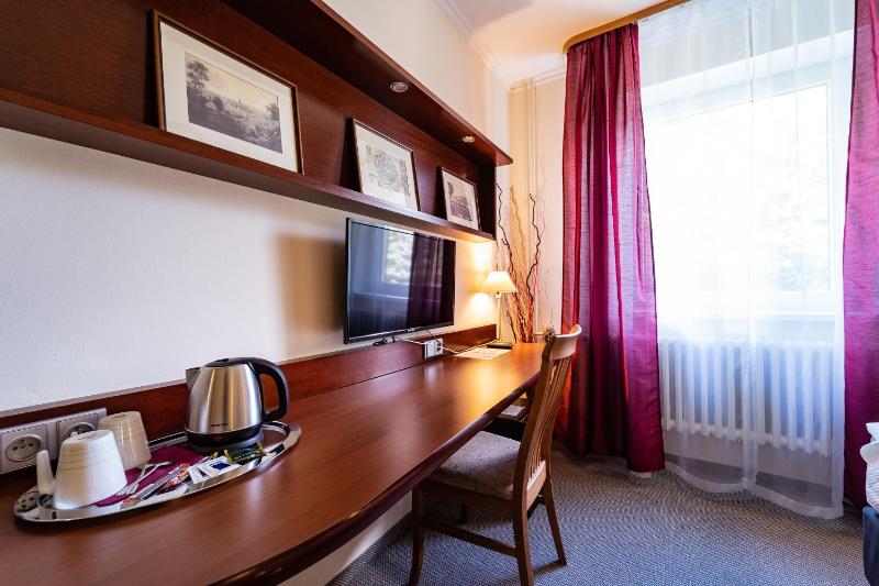 Deluxe Double Room with Bath image 3