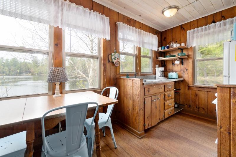 Two Bedroom Cottage - Birch image 1