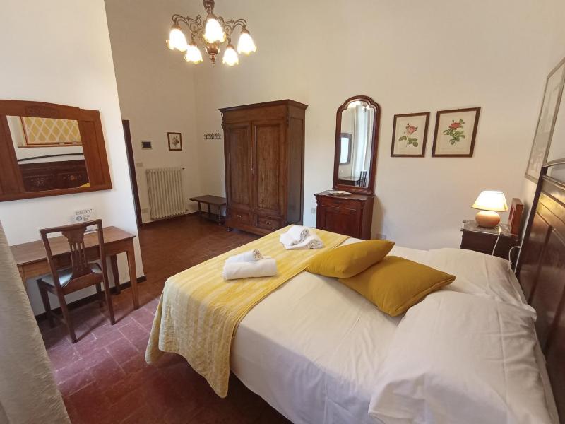 Large Double Room image 1