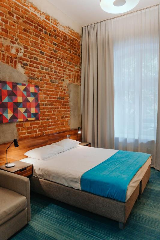 Standard Double Room with King-Size Bed image 1